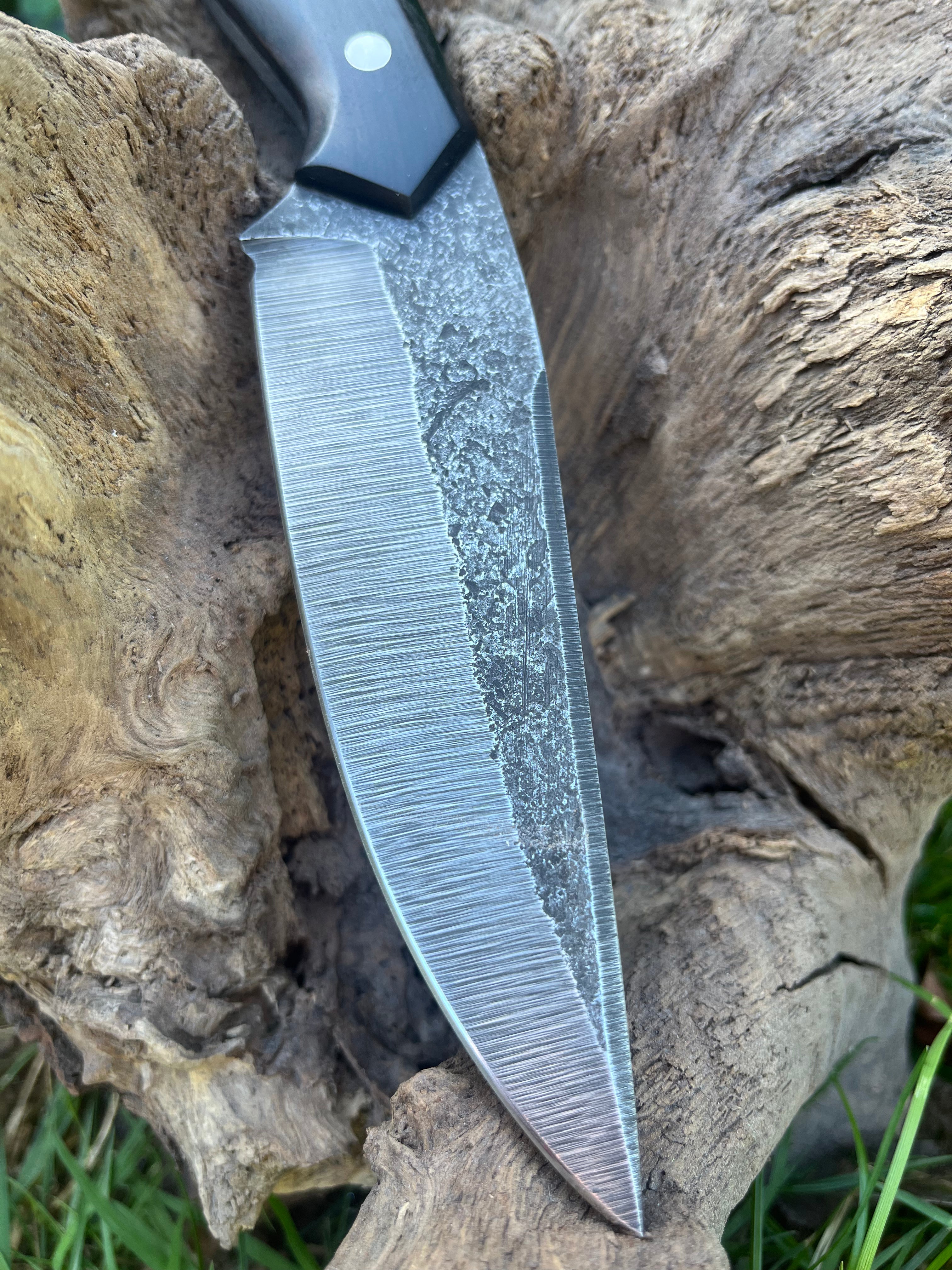 Medium sized hunting/camp knife