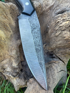 Medium sized hunting/camp knife