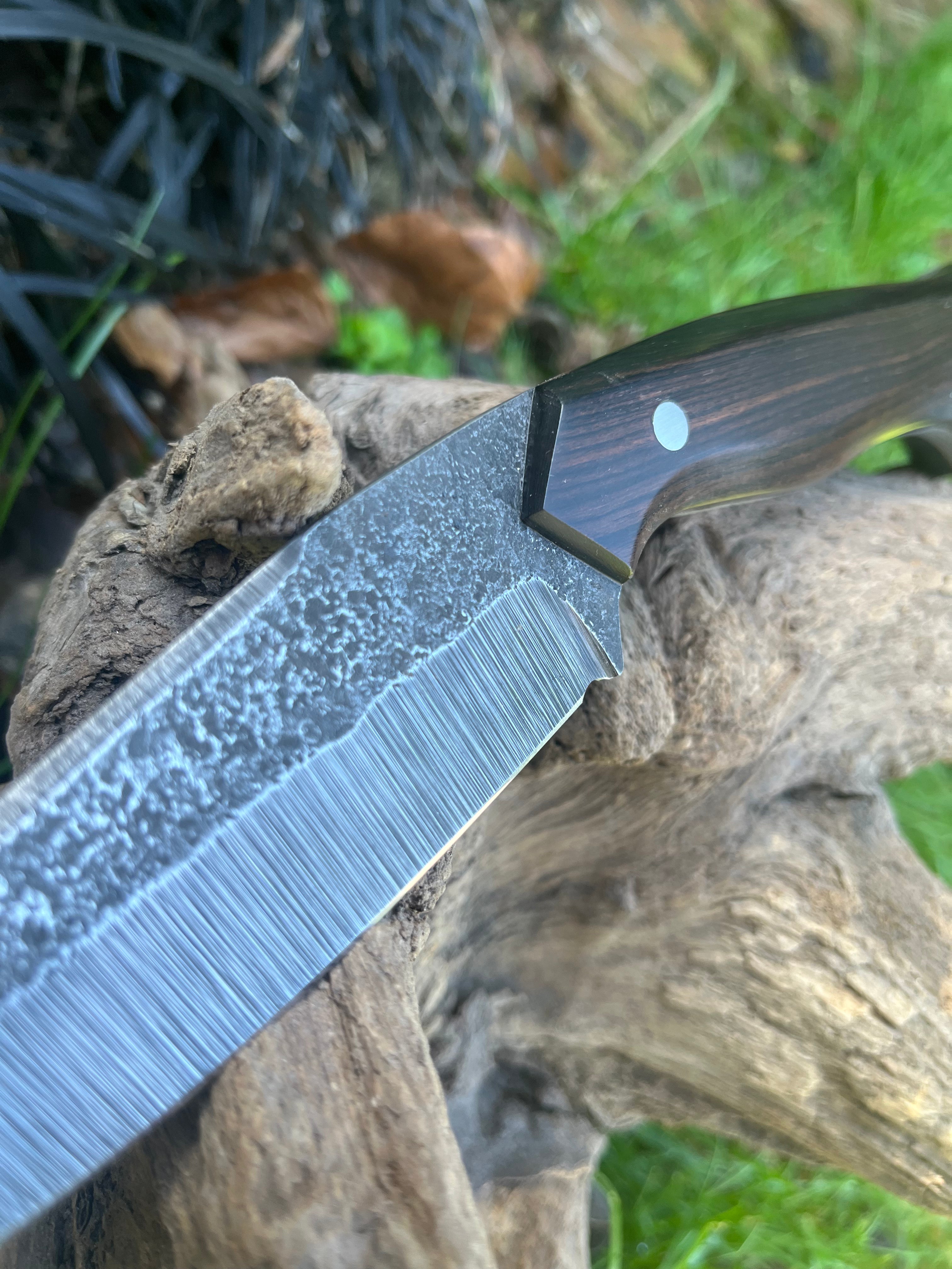 Medium sized hunting/camp knife