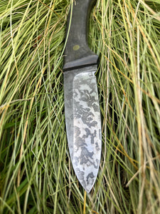 Drop point hunter/camp knife with leather sheath