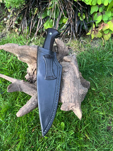 Medium sized hunting/camp knife
