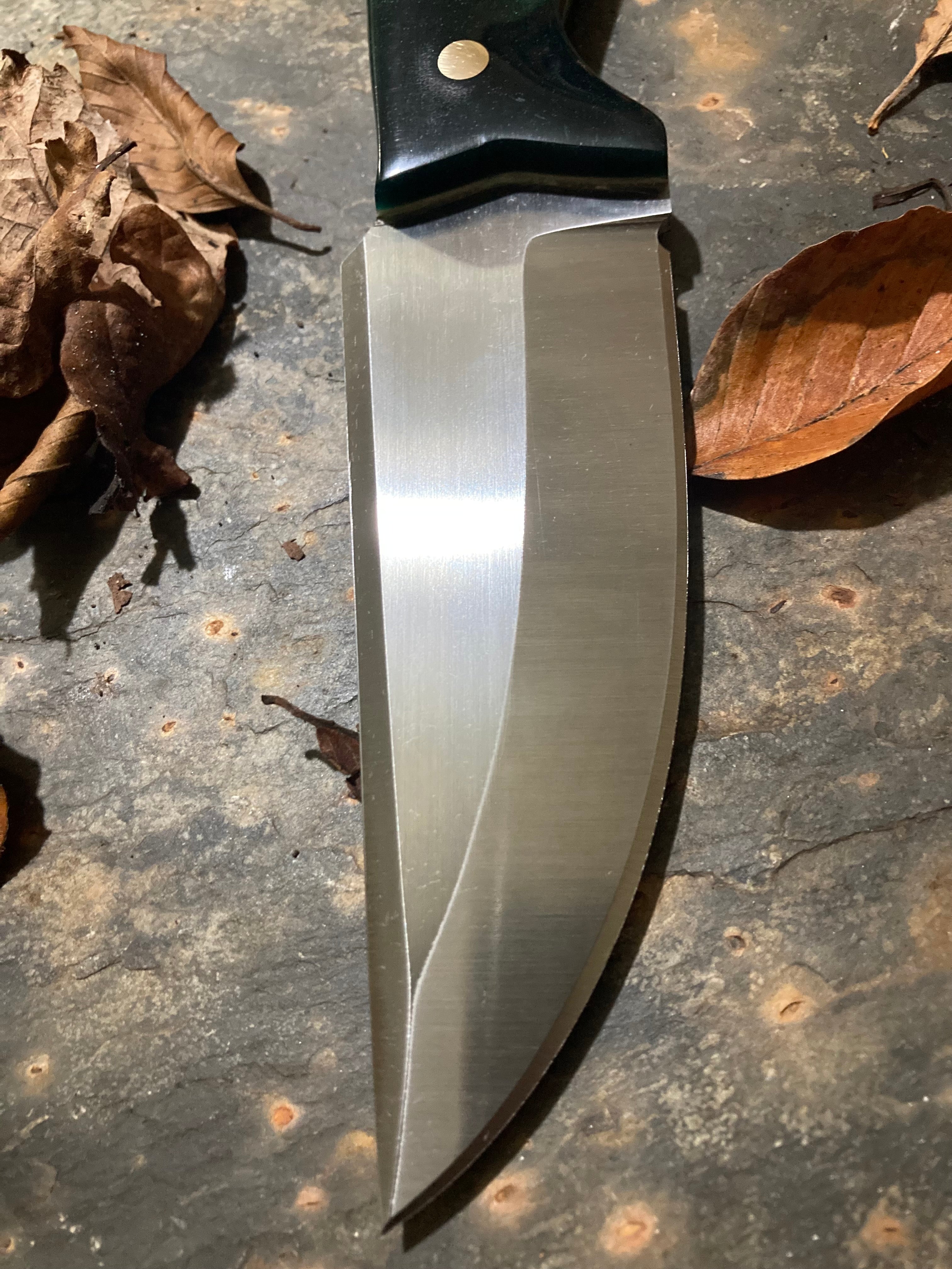 Straight Back Hunting Knife - with sheath