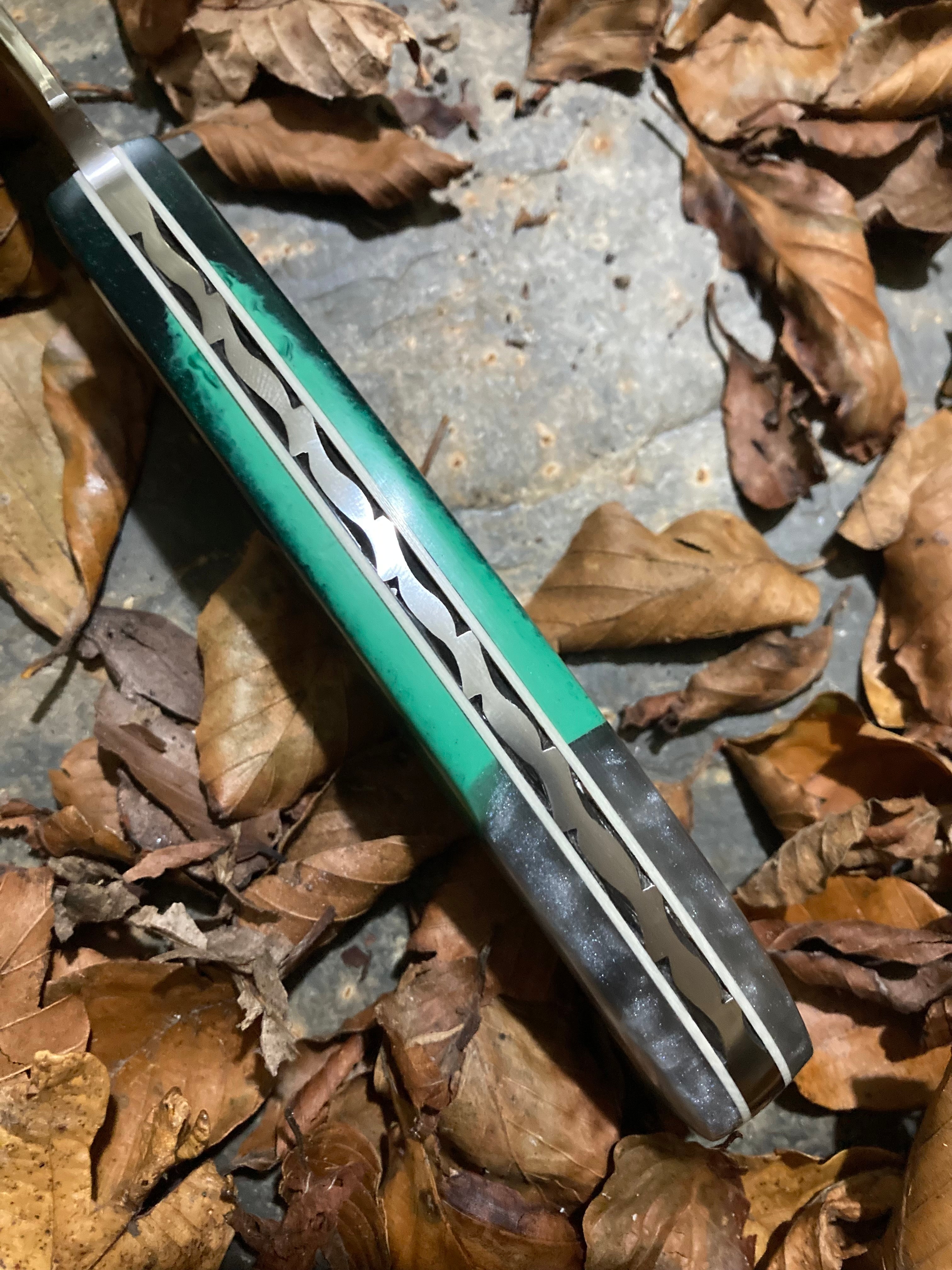 Straight Back Hunting Knife - with sheath