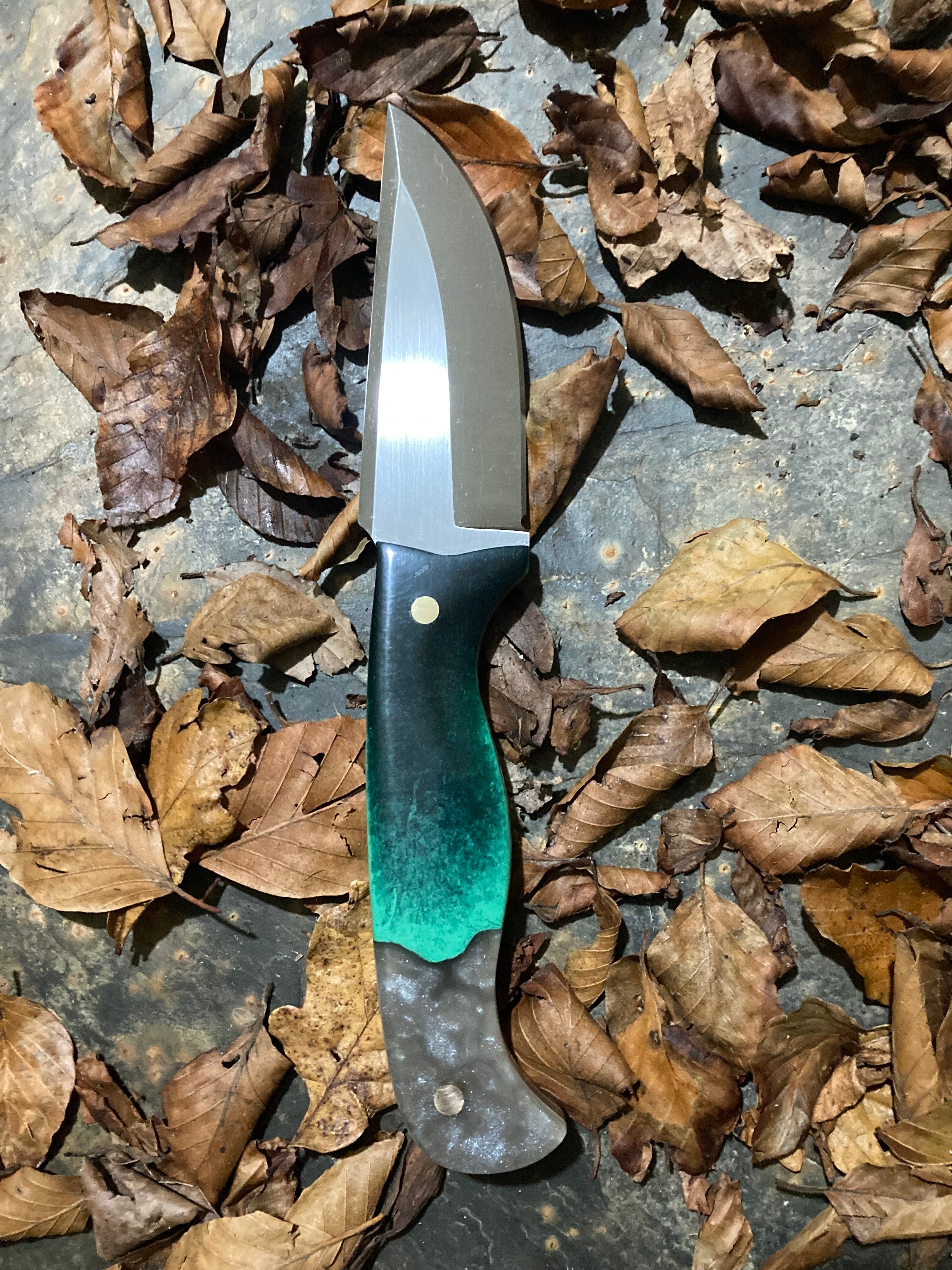 Straight Back Hunting Knife - with sheath